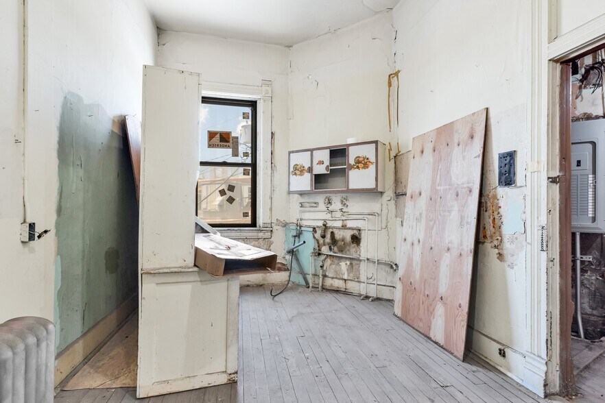 More Photos Of 111-117 Central Plz, Pueblo Storefront Retail Residential For Sale