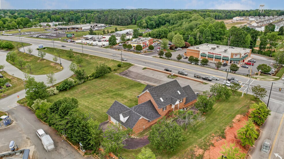 More Photos Of 1000 Liberty St E, York General Retail For Sale