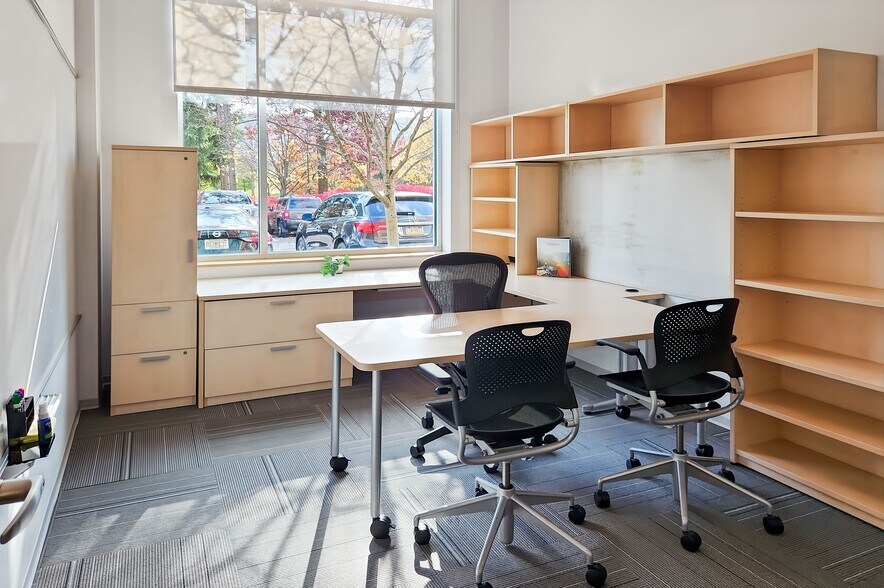 More Photos Of 50 Pennwood Pl, Warrendale Coworking Space