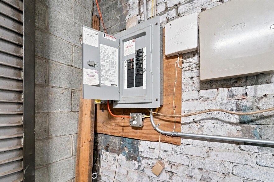 More Photos Of 1328 S 20th St, Philadelphia Distribution For Sale
