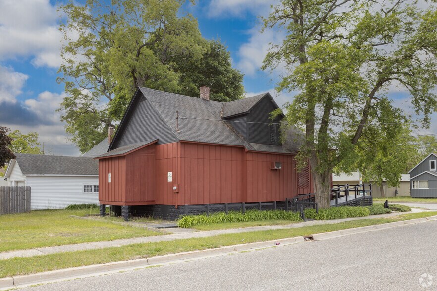 More Photos Of 1258 E Apple Ave, Muskegon Storefront Retail Office For Sale