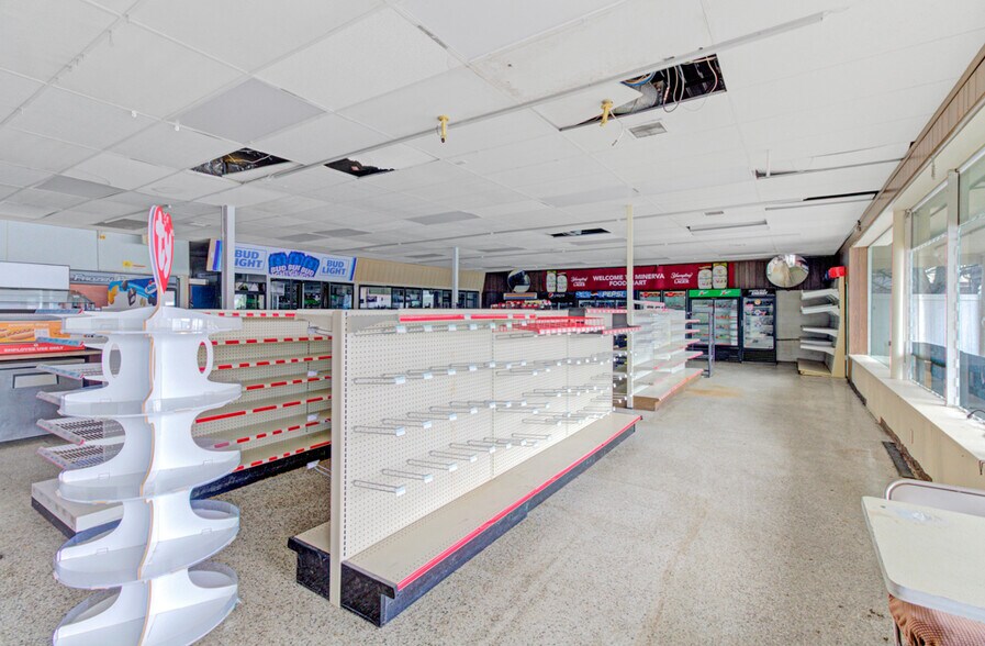 More Photos Of 726 E Lincolnway, Minerva General Retail For Sale