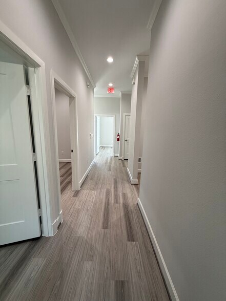 More Photos Of 1630 W Prosper Trl, Prosper Medical For Lease