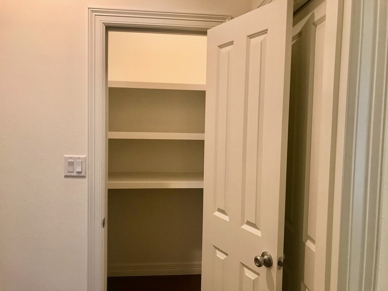 More Photos Of 2980 Elkton Trl, Tyler Apartments For Sale