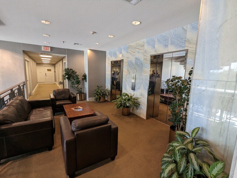 More Photos Of 2100 SE Ocean Blvd, Stuart Medical For Lease