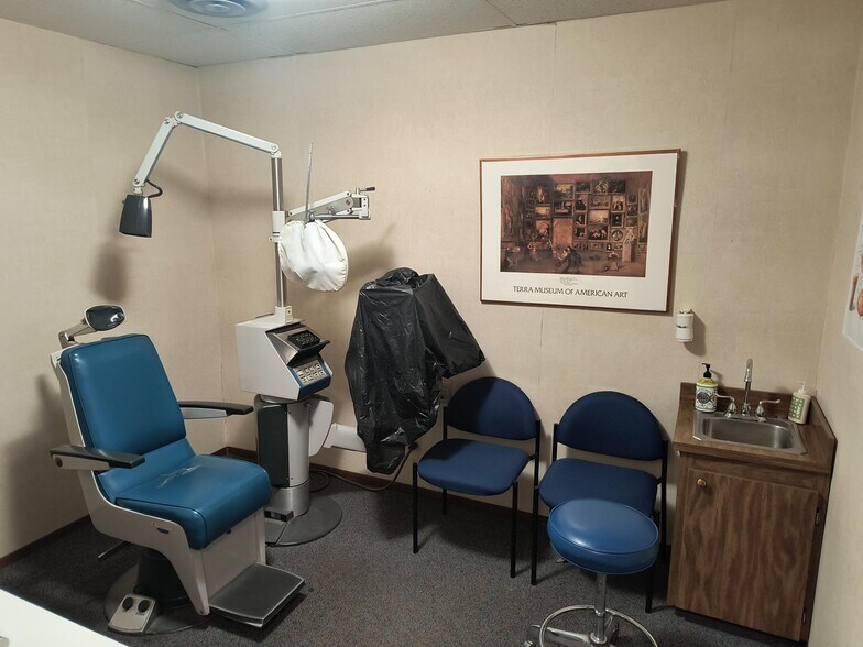 More Photos Of 1640-1646 45th St, Munster Office For Sale