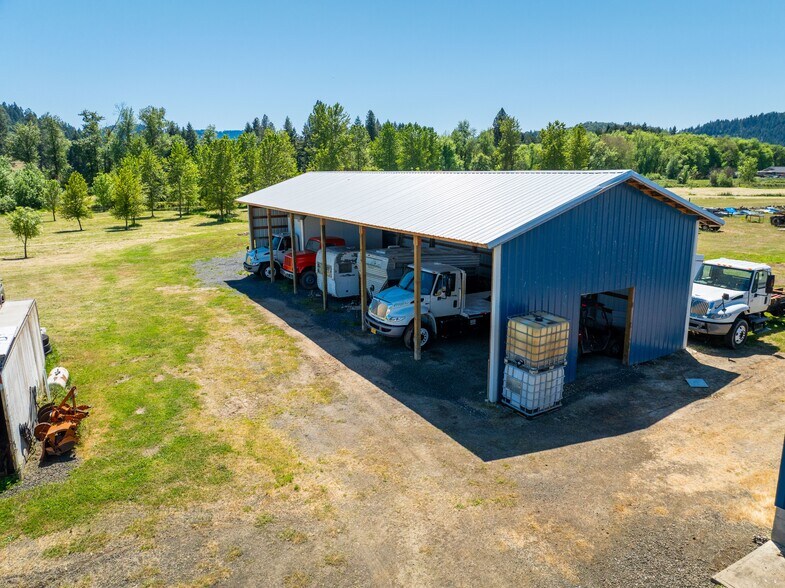 More Photos Of 215 Lawson Ln, Tenmile Warehouse For Sale