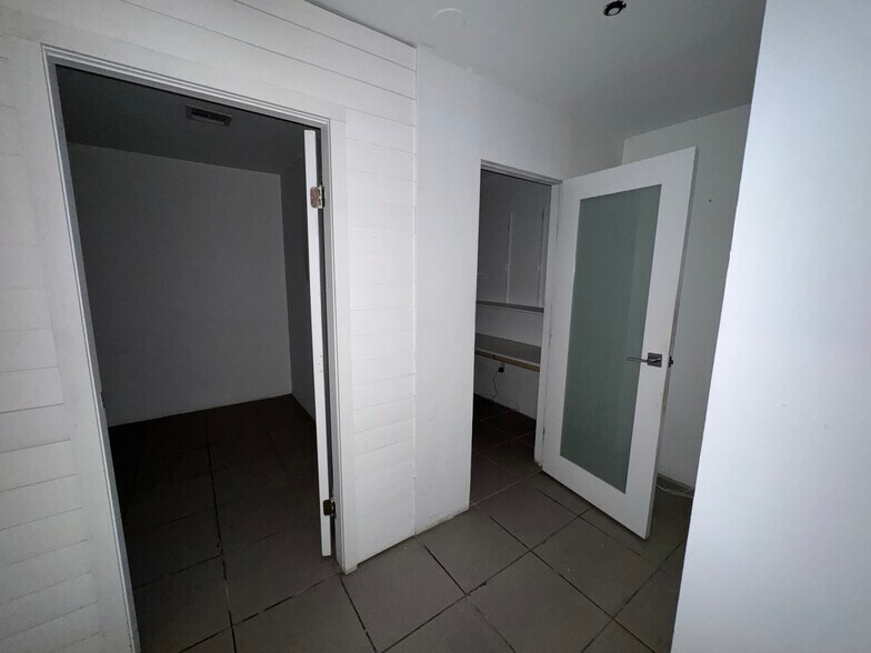 More Photos Of 182 Grand St, Brooklyn Storefront Retail Residential For Lease