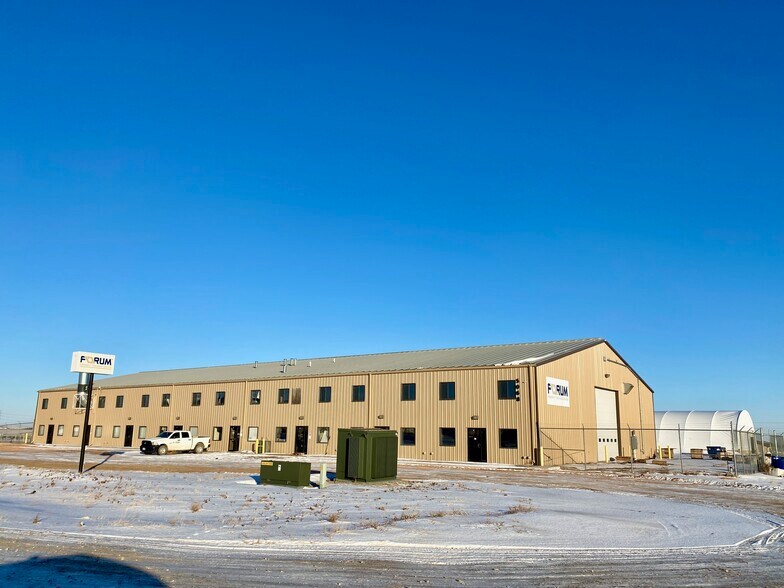 More Photos Of 5066 Owan Industrial Park Dr, Williston Warehouse For Lease