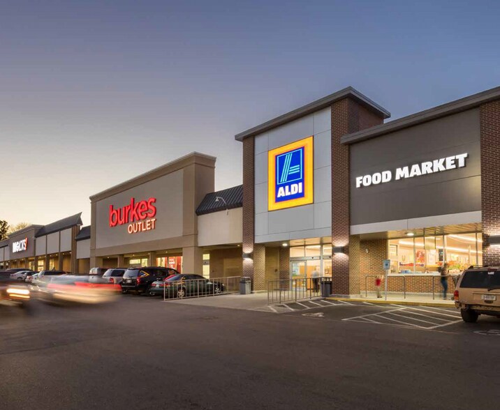 More Photos Of 1701-1733 NW Loop 281, Longview Unknown For Lease