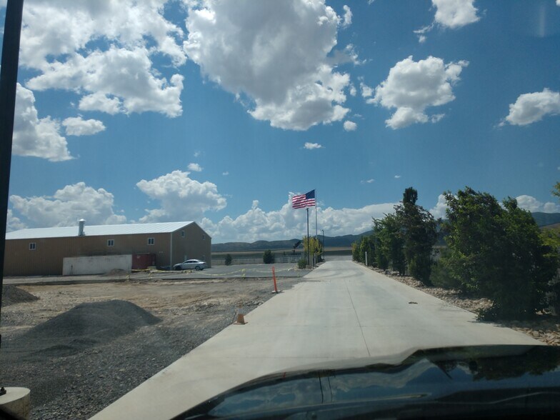 More Photos Of 874 N SR 73, Fairfield Unknown For Lease