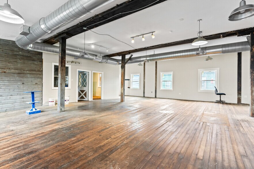 More Photos Of Custom House Wharf Street, Portland General Retail For Lease
