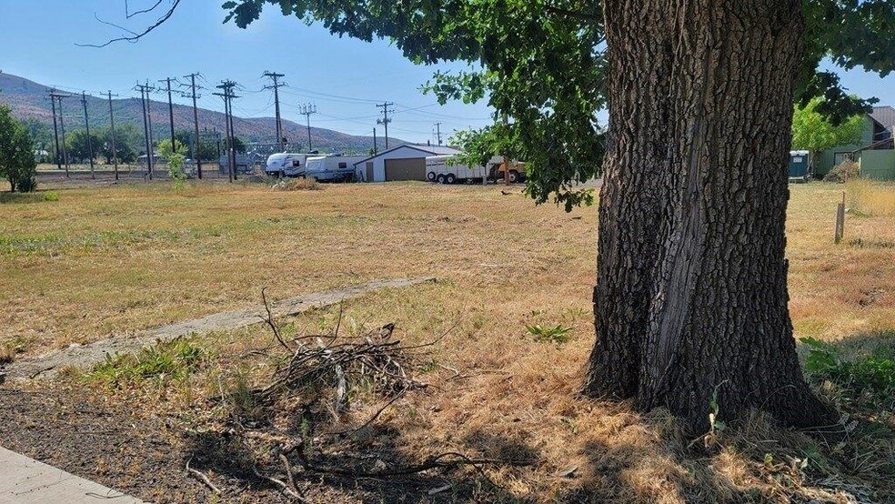 More Photos Of 403 Illinois Ave, Council Land For Sale