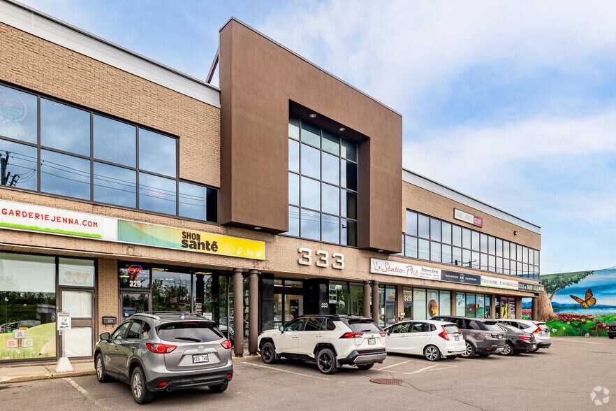 More Photos Of 321-335 Boul Saint-Martin O, Laval Storefront Retail Office For Lease