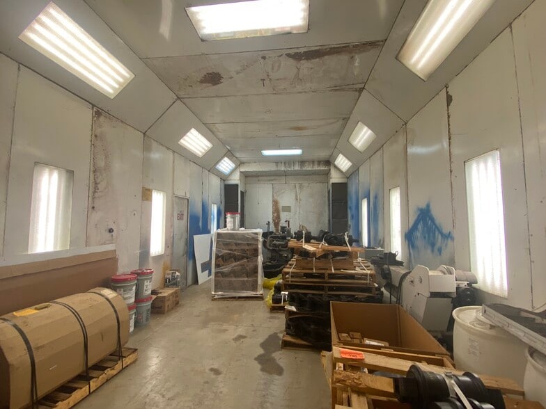 More Photos Of 1100 S Eastern Ave, Oklahoma City Light Manufacturing For Sale