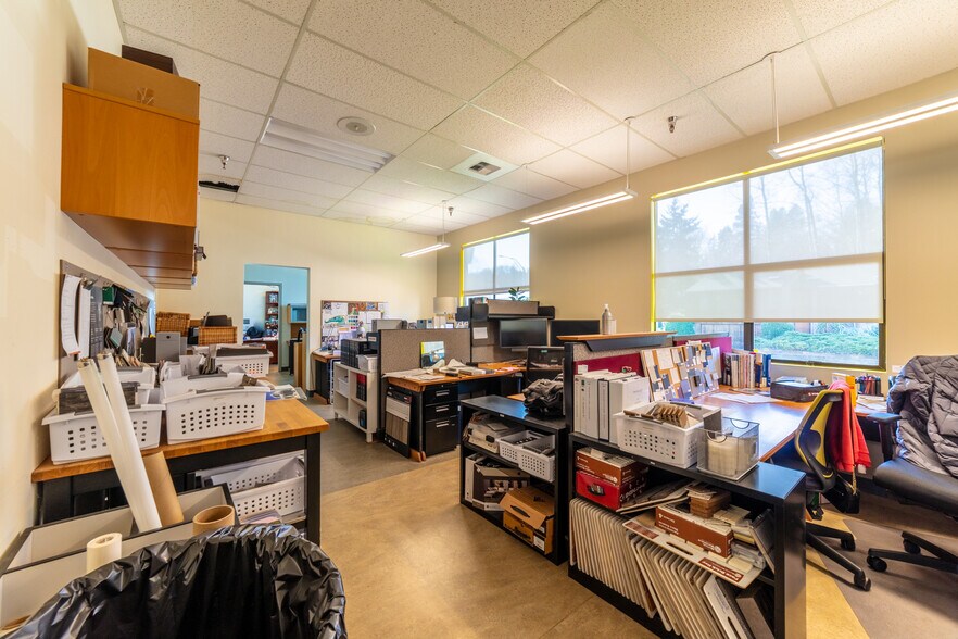 More Photos Of 15200 52nd Ave S, Tukwila Office For Lease