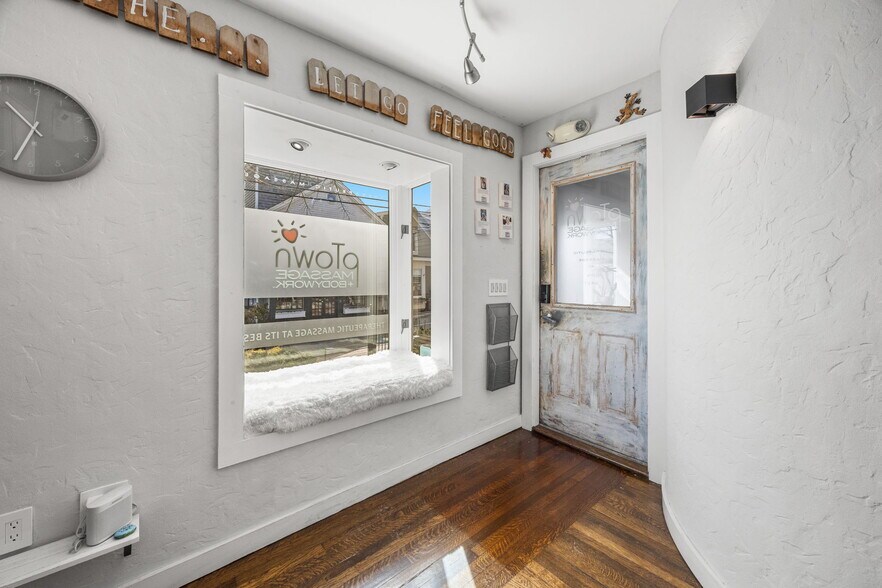 More Photos Of 182 Commercial St, Provincetown Storefront For Sale