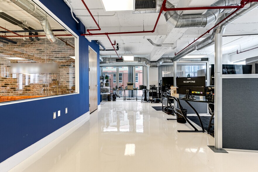 More Photos Of 14 NE 1st Ave, Miami Office For Lease