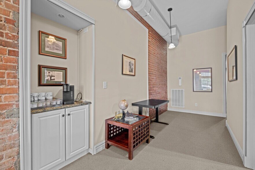 More Photos Of 207 N Water St, Elizabeth City Office For Sale