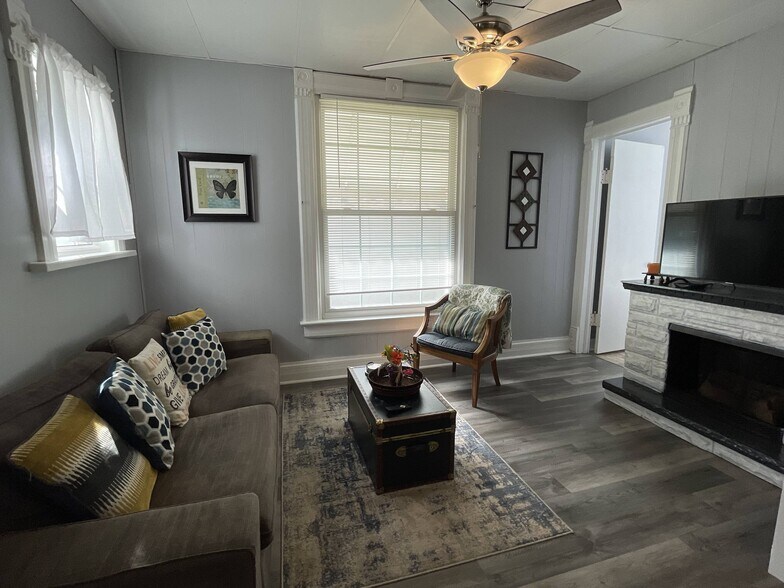 More Photos Of ,  Unknown For Sale