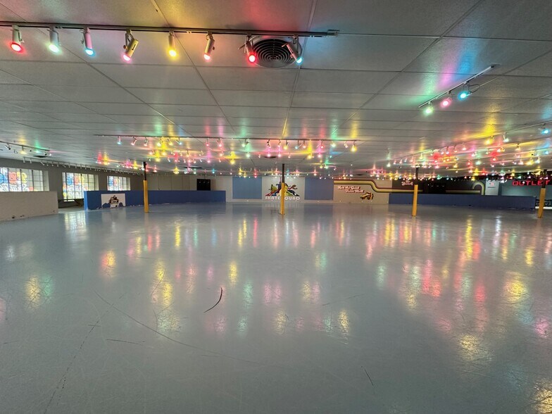 More Photos Of 16525 North Fwy, Houston Freestanding For Sale