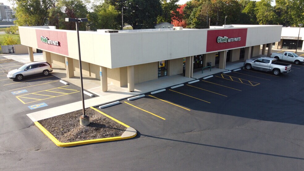 More Photos Of 9500 Marshall Dr, Lenexa Freestanding For Lease