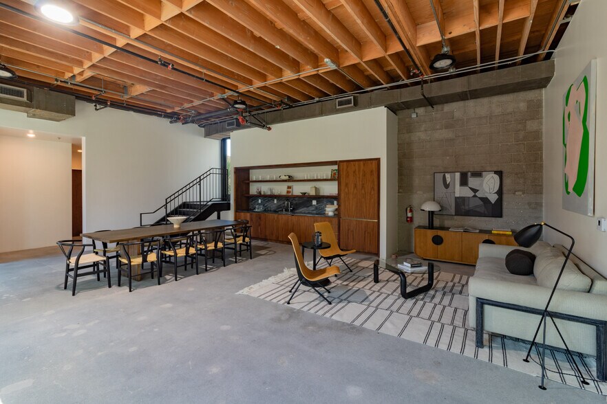 More Photos Of 3013 Gilroy St, Los Angeles Office For Sale