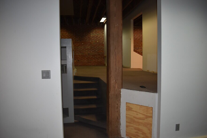 More Photos Of 260 Commerce St, Montgomery Medical For Sale