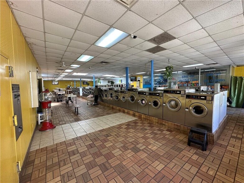 More Photos Of 1814 Putnam Ave, Ridgewood General Retail For Sale