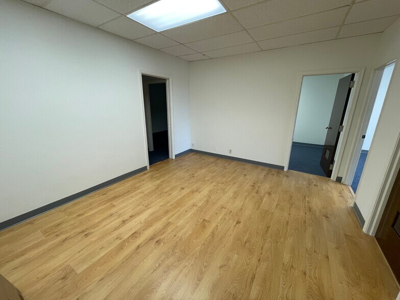 More Photos Of 4912 W Broad St, Richmond Office For Sale