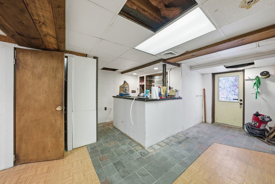 More Photos Of 409 Woodport Rd, Sparta Freestanding For Sale