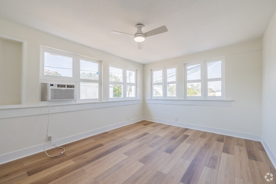 More Photos Of 218 N Pinellas Ave, Tarpon Springs Apartments For Sale