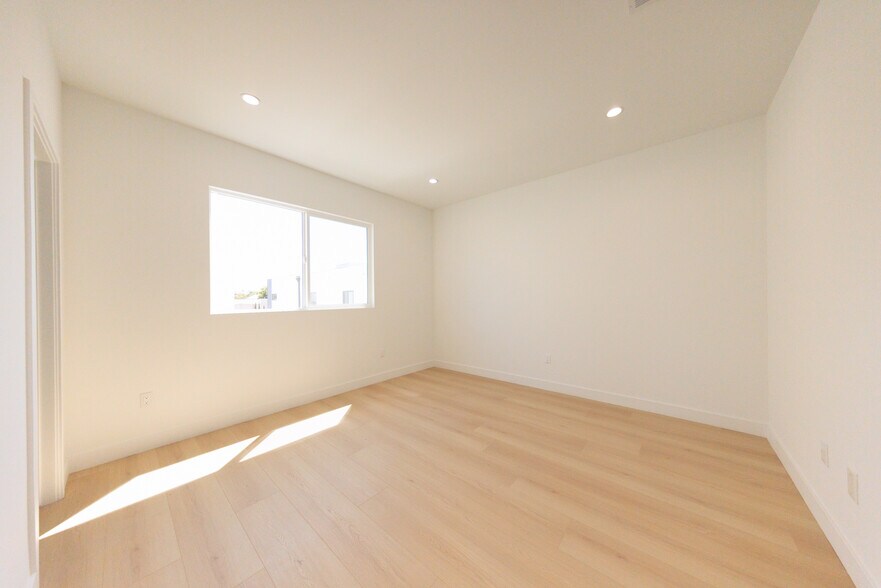 More Photos Of 2847 S Victoria Ave, Los Angeles Multifamily For Sale