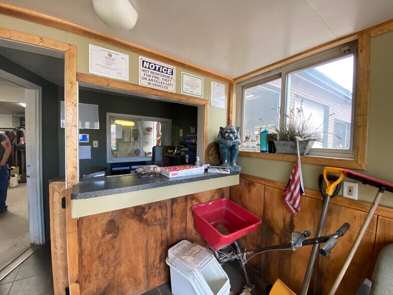 More Photos Of 472 W Main St, Tilton Warehouse For Sale