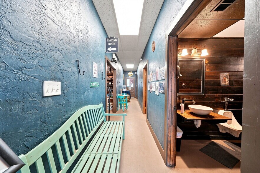 More Photos Of 68 W Maiden St, Washington Freestanding For Sale