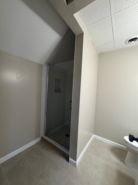 More Photos Of 311 Maple Ave W, Vienna Medical For Lease