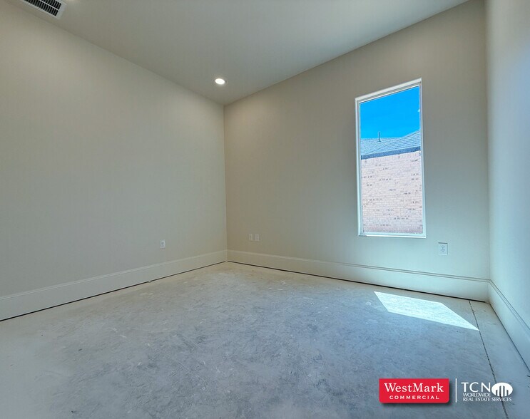 More Photos Of 6301-6303 79th Street, Lubbock Office For Lease