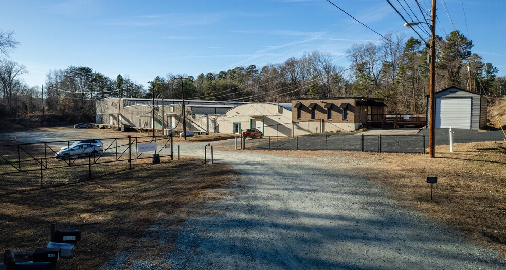 More Photos Of 1941 Haw River Hopedale Rd, Burlington Warehouse For Sale