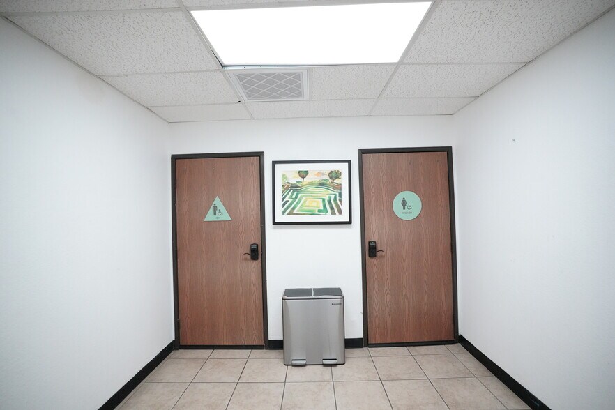 More Photos Of 2338 E Anaheim St, Long Beach Office For Lease