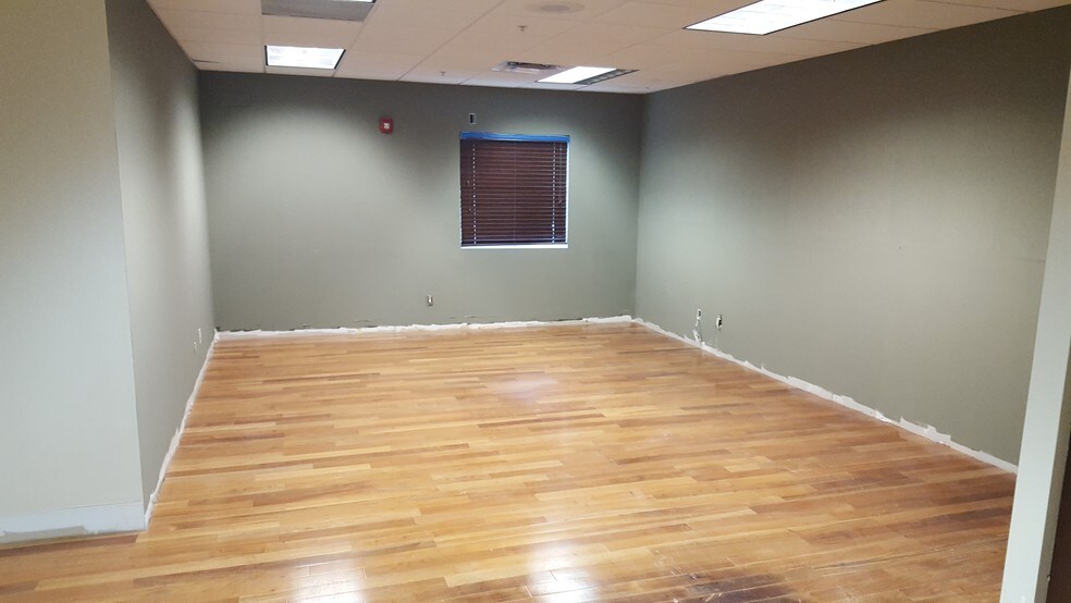 More Photos Of 1100 S Powerline Rd, Deerfield Beach Light Distribution For Sale