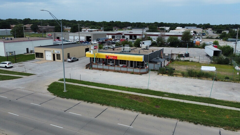 More Photos Of 2050, 2100,2112 Cornhusker Hwy, Lincoln Bar For Sale