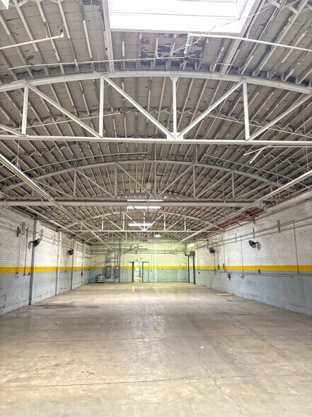 More Photos Of 460 W 500 S, Salt Lake City Manufacturing For Lease