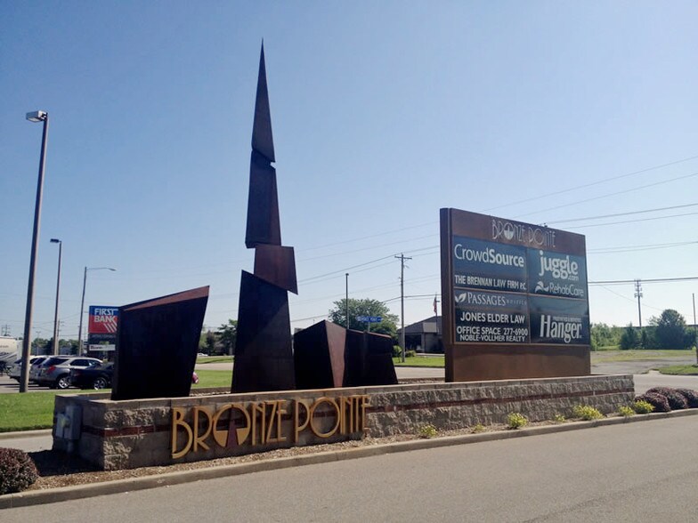 More Photos Of 1 Bronze Pointe Blvd, Swansea Office For Lease