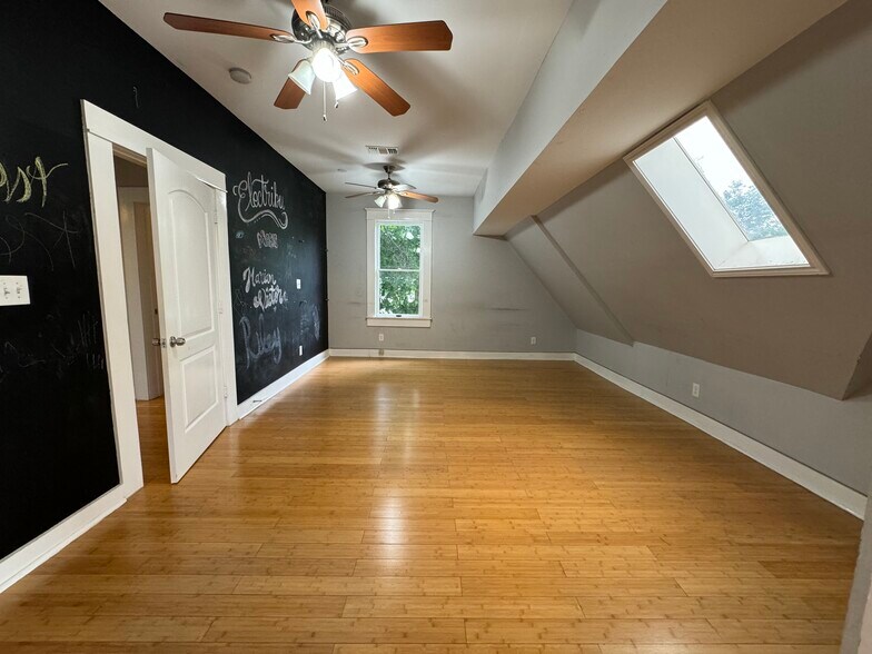 More Photos Of 801 E Quincy St, San Antonio Office Residential For Lease