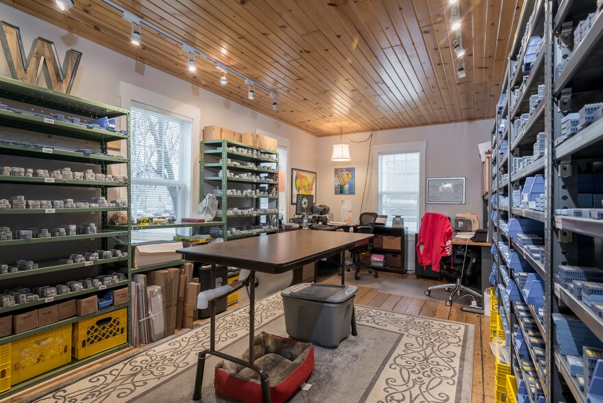 More Photos Of 101 E Pier St, Port Washington Office For Lease