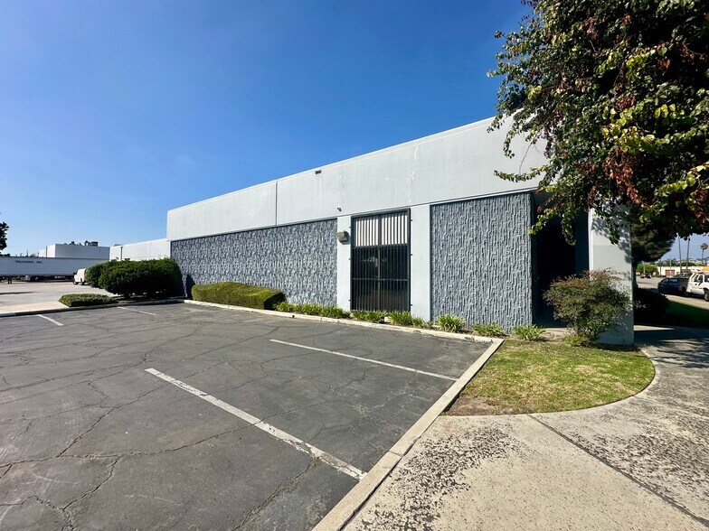 Primary Photo Of 8227 Sorensen Ave, Santa Fe Springs Manufacturing For Lease