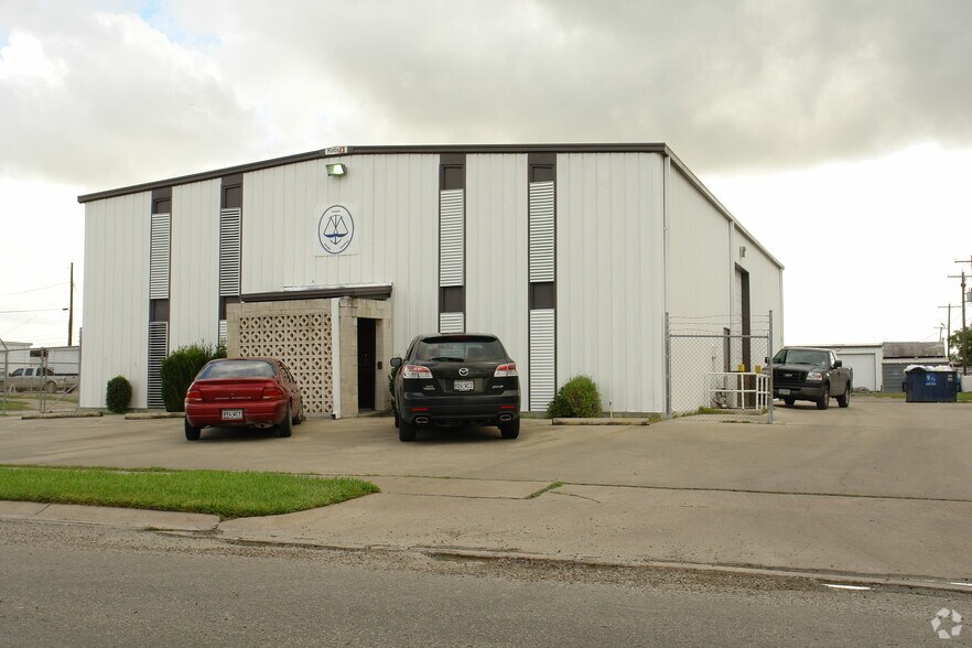 More Photos Of 218 Centaurus Dr, Corpus Christi Warehouse For Sale