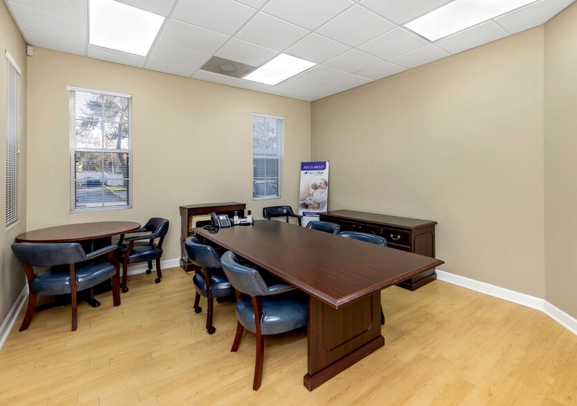 More Photos Of 14506 University Point Pl, Tampa Office For Sale