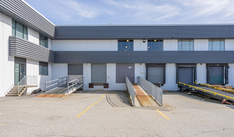 More Photos Of 2550 Boundary Rd, Burnaby Unknown For Lease