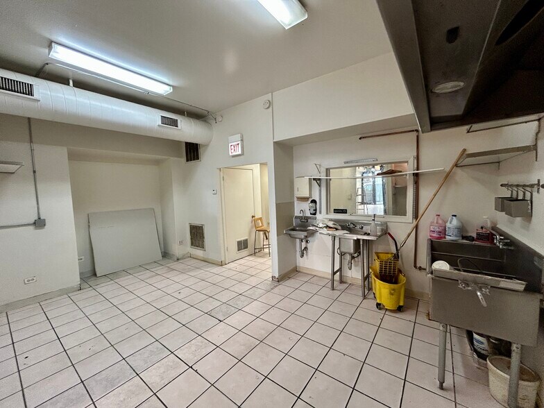 More Photos Of 2316-2318 N Clark St, Chicago Storefront Retail Residential For Lease